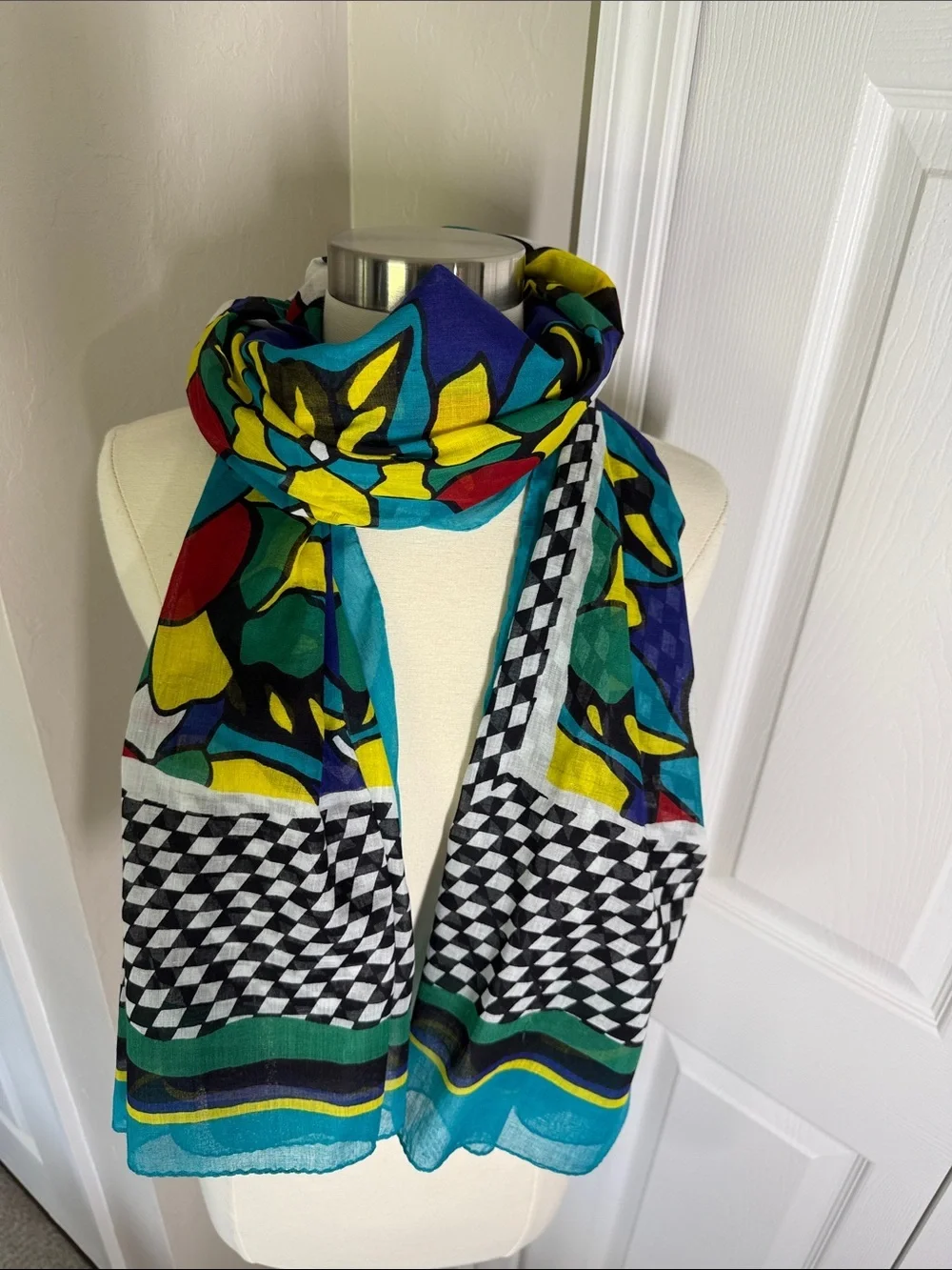 Colorful cotton scarf with geometric print made in India - Picture 7 of 7